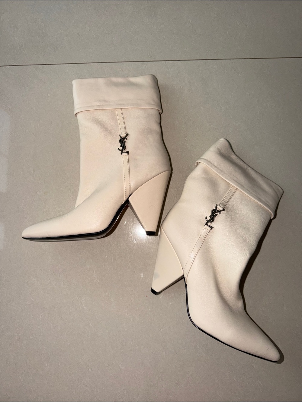 Niki Booties Pointed Toe Ivory - Picture 2 of 8